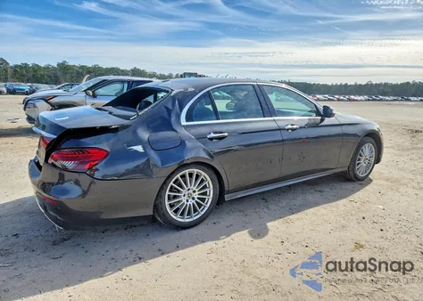 2022 Mercedes-Benz E 350 z USA, uszkodzony, nr VIN W1KZF8DB8NB056527